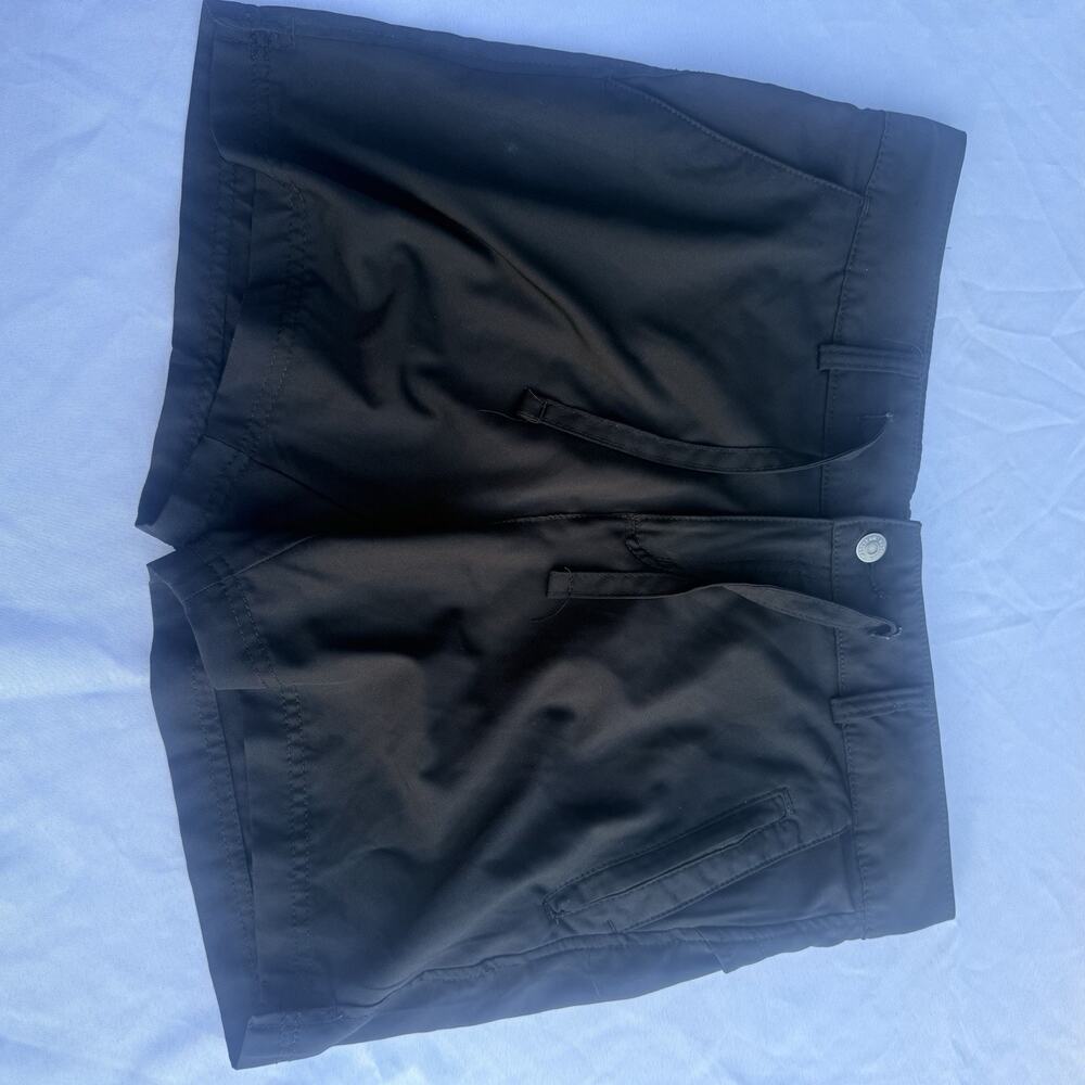 Magellan Outdoors Women's Black Solid Chino Shorts M Button Flat Front